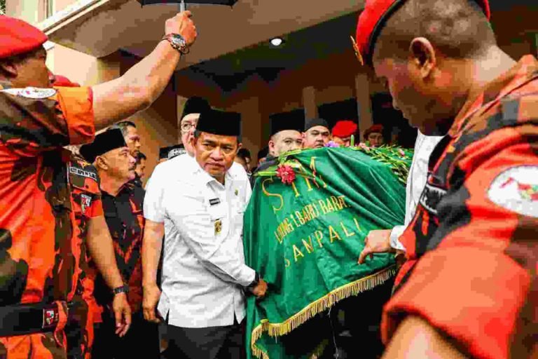 Pj Gubernur Sumut Hassanudin Doakan dan Lepas Keberangkatan Jenazah Kodrat Shah