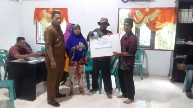 Pemerintahan Desa Tengah Kec, Pantai Labu Kabupaten Deli Serdang Kembali Menggulirkan BLT Terhadap Warga Miskin