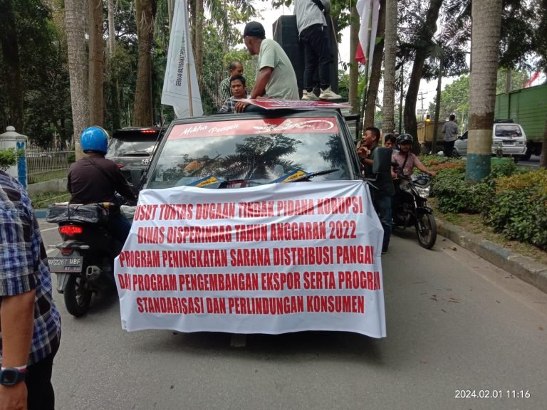 Di Lima Titik, Gerakan Masyarakat Peduli Lingkungan Dan Pembangunan Gelar Aksi Demo