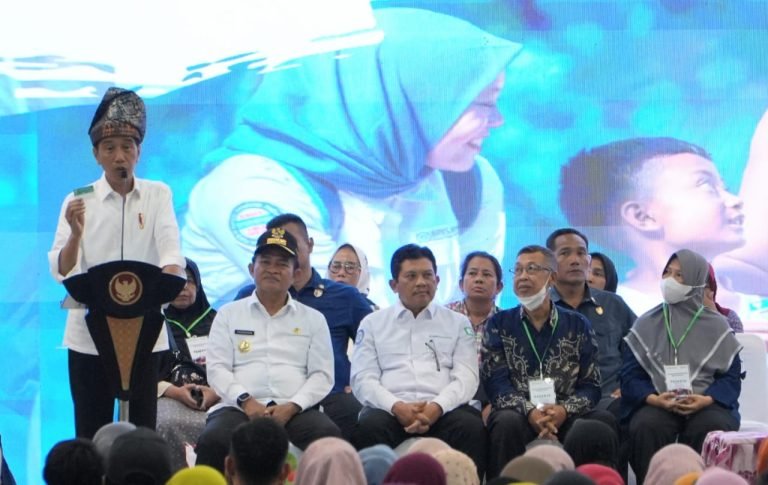 Jokowi Tinjau Program JKN di Tebing Tinggi, Pastikan Layanan Kesehatan Berkualitas Bagi Masyarakat
