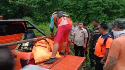 BPBD Karo Bersama Tim SAR Medan Dan Babinsa Koramil 08/Tigabinanga Dibantu Warga Temukan Korban Hanyut