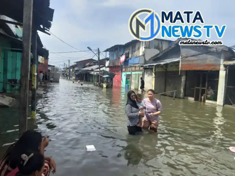 Banjir Rob di Belawan: Wisata Tak Terduga untuk Warga
