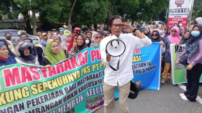 Masyarakat dan Pekerja PKS PT PPSP Pulo Padang Gelar Aksi Damai Dukung Kinerja Kepolisian