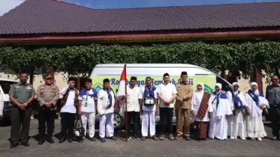 Bupati Pakpak Bharat Lepas 6 Jemaah Calon Haji Tahun 2024