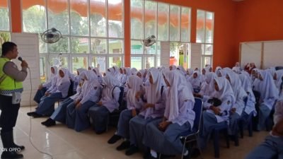Satlantas Polres Aceh Selatan Gelar Edukasi Lalu Lintas di MAN 1 Tapaktuan untuk Tingkatkan Keselamatan Jalan Raya