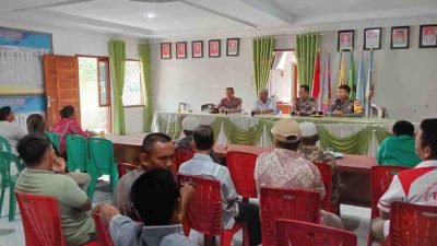 Musyawarah Panas Warung Tuak di Desa Tanjung Muda Berakhir dengan Kesepakatan