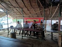 Polsek Sei Kanan Gelar Kegiatan “Jumat Curhat” di Lingkungan Seberang, Kelurahan Langgapayung