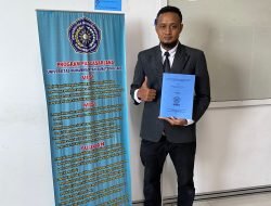 Anak Tukang Potong Rumput Itu Kini Bergelar Master Ilmu Komunikasi