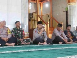 Kapolres Langkat Gelar Jumat Curhat di Masjid Raya Jamik Nasrullah, Sampaikan Imbauan Jaga Kedamaian Jelang Pilkada 2024