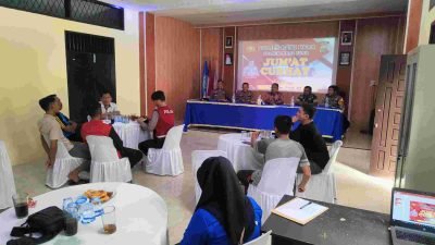 Polsek Indrapura Gelar Jum’at Curhat, Sampaikan Pesan Kamtibmas Jelang Pilkada 2024