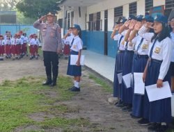 Kapolsek Indrapura Laksanakan Program “Police Go To School” di SD/SMP Advent Desa Simodong