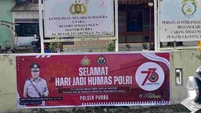 Polsek Sejajaran Polres Simalungun Pasang Spanduk HUT ke-73 Humas Polri: “Mengabdi untuk Negeri Menuju Indonesia Emas”
