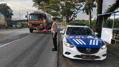 Satlantas Polres Batu Bara Gelar Patroli Kibas Bendera untuk Tingkatkan Keamanan dan Kelancaran Lalu Lintas