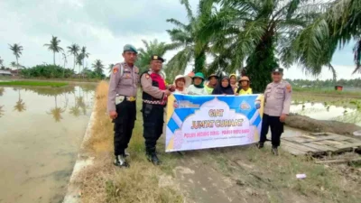 Polsek Medang Deras Gelar Program “Jumat Curhat” di Desa Sidomulyo untuk Tingkatkan Keamanan dan Kenyamanan Warga