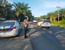 Polres Batubara Gelar Patroli Kibas Bendera untuk Mencegah Kecelakaan dan Aksi Kriminal Jalanan