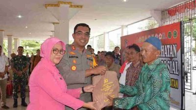 Polres Labuhanbatu Selatan Gelar Bakti Kesehatan Dan Bantuan Sosial
