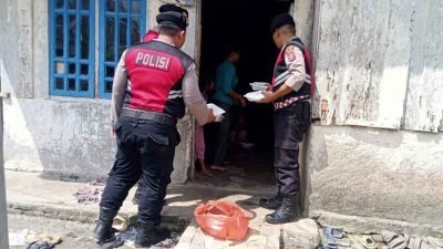 Polres Batu Bara Laksanakan Giat Jumat Barokah, Bagikan Makanan ke Warga Kurang Mampu