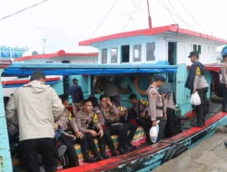 Kabag Ops Polres Nias Selatan Pimpin Pelepasan Personel Pengamanan TPS di Kepulauan Tello untuk Pilkada 2024