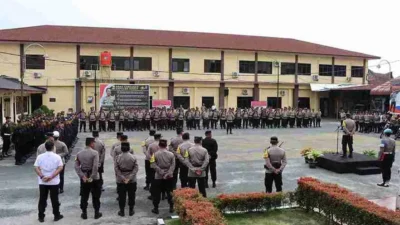Kapolres Pematangsiantar Pimpin Apel Pergeseran Pasukan untuk Pengamanan Pilkada Serentak 2024