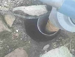 Fenomena Sumur Bor Mengandung Listrik Dan Berbau Belerang Hebohkan Warga Desa Baru