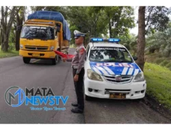 Satlantas Polres Batubara Gelar Patroli Kibas Bendera di Jalinsum untuk Cegah Laka Lantas dan Kejahatan