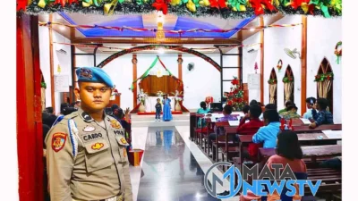 Polsek Labuhan Ruku Lakukan Pengamanan Perayaan Malam Natal di Gereja HKBP ASLAB Sei Balai