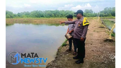 Bhabinkamtibmas Polsek Medang Deras Dukung Program Ketahanan Pangan di Desa Nenassiam
