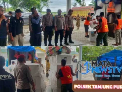 Polsek Tanjungpura Kawal Pergeseran Logistik Pilkada 2024 ke Gudang KPU Langkat