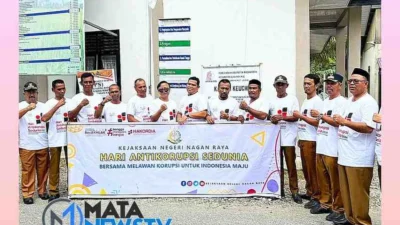 Kejari Nagan Raya Peringati Hari Antikorupsi Sedunia dengan Aksi Sosialisasi dan Penyuluhan Hukum