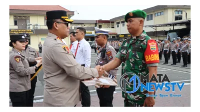 Kapolrestabes Medan Beri Penghargaan Personel Berprestasi: Jadikan Tantangan sebagai Peluang