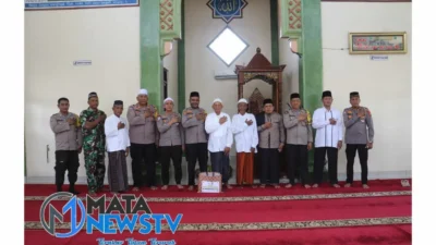 Polres Langkat Gelar Safari Jumat dan Jumat Curhat di Masjid As-Syakirin, Ajak Masyarakat Jaga Kamtibmas dan Persatuan