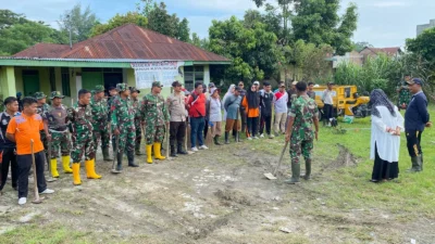Koramil 05 Batang Kuis dan Polsek Batang Kuis Gelar Gotong Royong di Desa Baru untuk Peringati Hari Juang TNI AD ke-79
