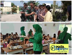 TNI-Polri Bersinergi Bagikan Program Makan Siang Gratis untuk Anak-Anak SD di Sei Rampah