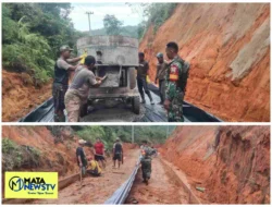 Babinsa Koramil 12/LP Tunjukkan Kepedulian, Bantu Perbaikan Jalan Desa dengan Rabat Beton