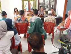 Bhabinkamtibmas Polsek Bosar Maligas Hadiri Musyawarah Rencana Pembangunan Desa Mekar Rejo