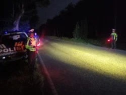 Satlantas Polres Simalungun Lakukan Blue Light Patrol Dini Hari