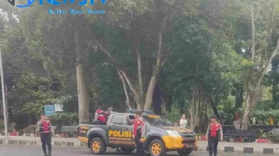 Kasat Samapta Polres Pematangsiantar Pimpin Pengaturan Lalu Lintas di Jalan Parapat