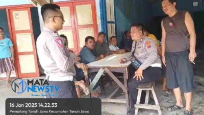 Polsek Tanah Jawa Gelar Penyuluhan kepada Pengemudi Angkot