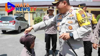 Kapolres Pematangsiantar Sambut 10 Bintara Remaja dengan Tradisi Penyiraman Air Kembang