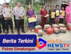 Polres Simalungun Laksanakan Program Jumat Berkah, Berikan Bantuan Sosial kepada Masyarakat Kurang Mampu