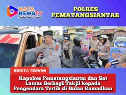 Kapolres Pematangsiantar dan Sat Lantas Berbagi Takjil kepada Pengendara Tertib di Bulan Ramadhan