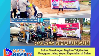 Polres Simalungun Bagikan Takjil untuk Pengguna Jalan, Wujud Kepedulian di Bulan Ramadan