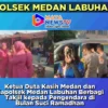 Ketua Duta Kasih Medan dan Kapolsek Medan Labuhan Berbagi Takjil kepada Pengendara di Bulan Suci Ram...