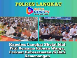 Kapolres Langkat Sholat Idul Fitri Bersama Ribuan Warga, Perkuat Kebersamaan di Hari Kemenangan