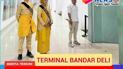 Petugas CSM Berbusana Adat Sambut Pemudik di Terminal Bandar Deli Pelabuhan Belawan