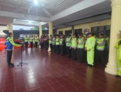 Kapolres Pematangsiantar Pimpin Apel Pengamanan Malam Takbiran Idul Fitri 1446 H