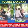 Bhabinkamtibmas Polsek Stabat Bangun Kedekatan Lewat Dialog Santai Bersama Warga