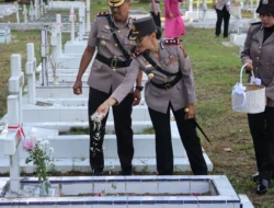 Polres Pematangsiantar Ziarah dan Tabur Bunga di Taman Makam Pahlawan 