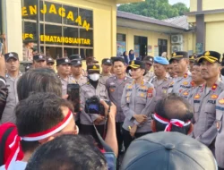 Kapolres Pematangsiantar Terima Aksi Solidaritas Gerakan 1000 Lilin Keadilan untuk IPTU Tomi Marbun