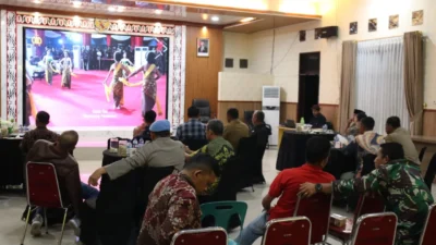 Polres Simalungun Gelar Nonton Bareng Wayang Kulit untuk Mempererat Silaturahmi di Hari Bhayangkara ke-79